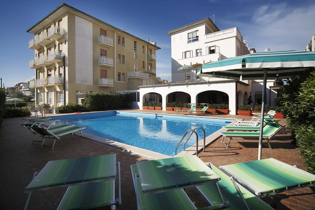 Hotel Villa Sole Resort Беллария-Иджеа-Марина Экстерьер фото