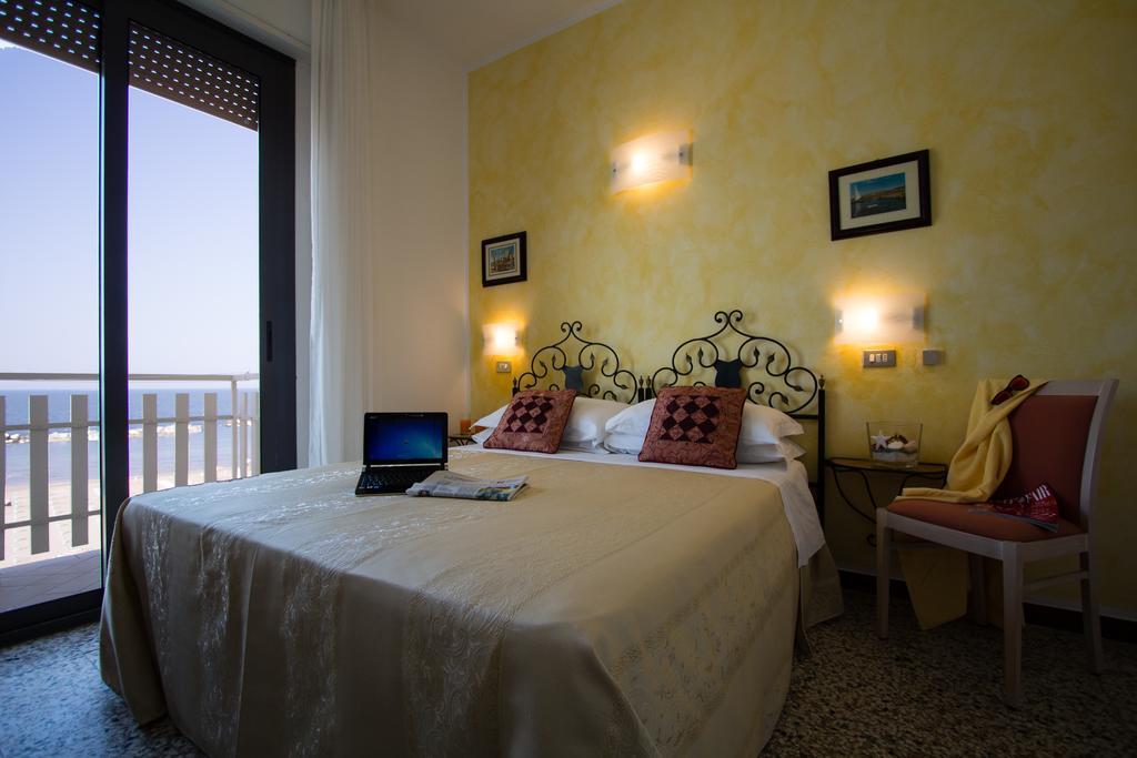 Hotel Villa Sole Resort Беллария-Иджеа-Марина Номер фото