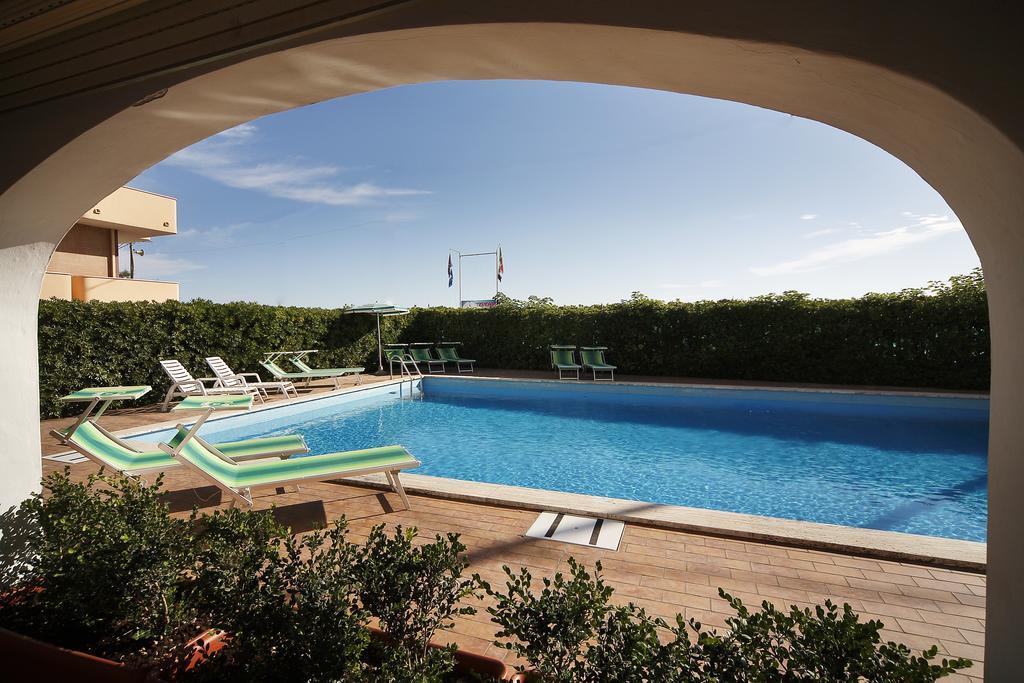 Hotel Villa Sole Resort Беллария-Иджеа-Марина Экстерьер фото