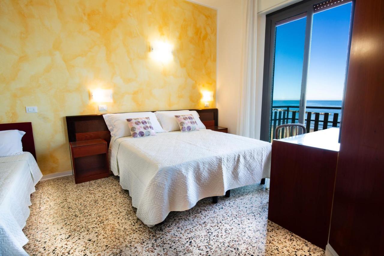 Hotel Villa Sole Resort Беллария-Иджеа-Марина Экстерьер фото