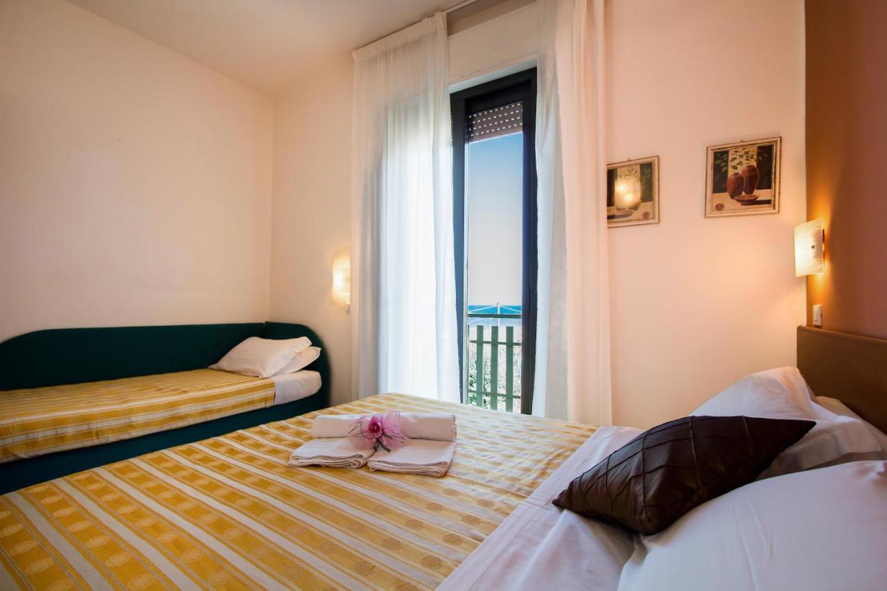 Hotel Villa Sole Resort Беллария-Иджеа-Марина Экстерьер фото