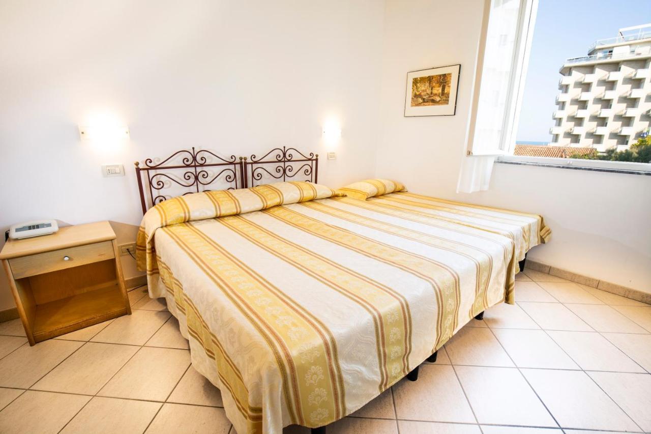 Hotel Villa Sole Resort Беллария-Иджеа-Марина Экстерьер фото